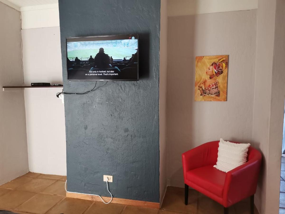 Mia Hills Guest House Хартбиспурт Экстерьер фото