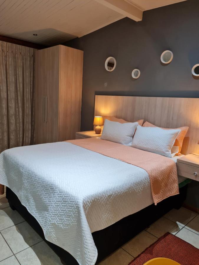 Mia Hills Guest House Хартбиспурт Экстерьер фото