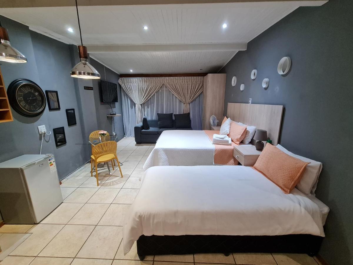 Mia Hills Guest House Хартбиспурт Экстерьер фото